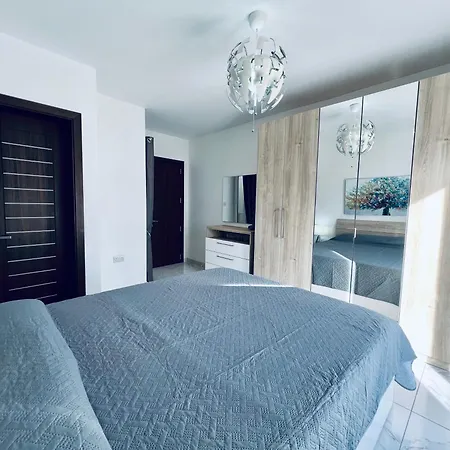 Appartement Poseidon Court Penthouse Superior à San Pawl il-Baħar Extérieur photo