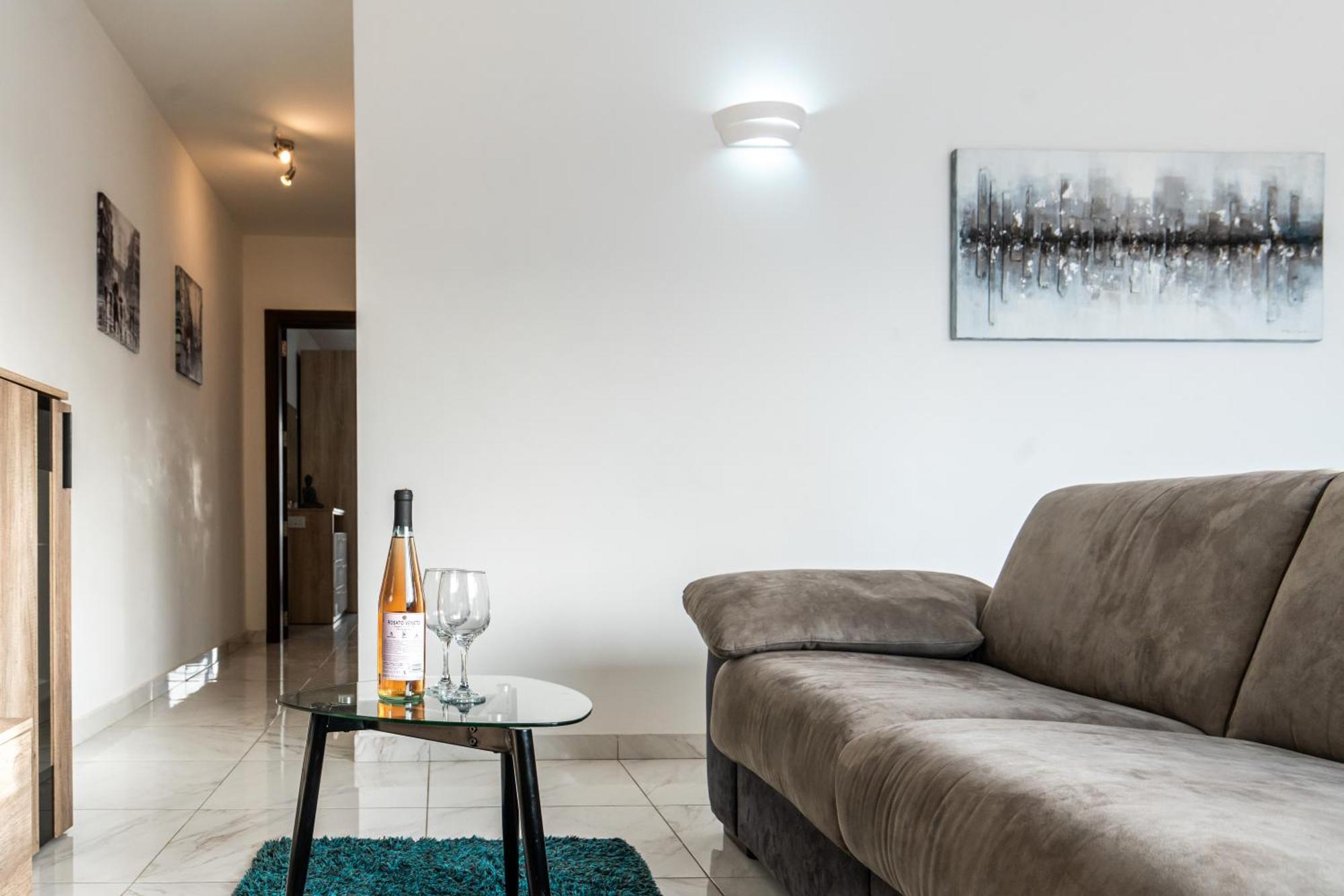 Poseidon Court Penthouse Superior Apartment *
