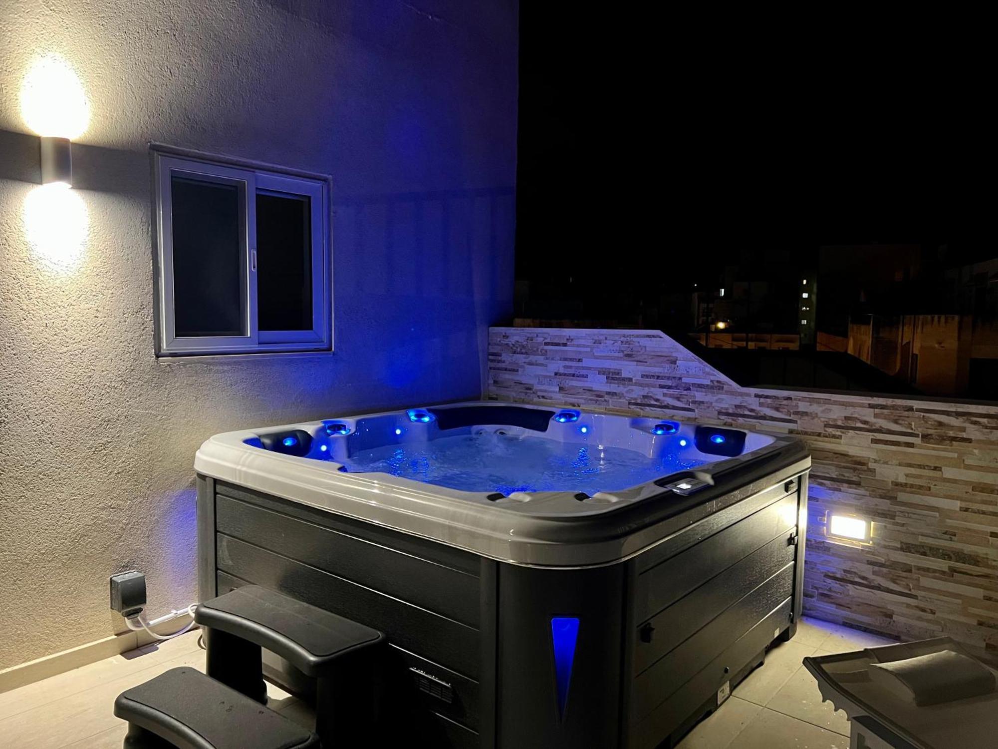 Poseidon Court Penthouse Superior Apartment St. Paul's Bay