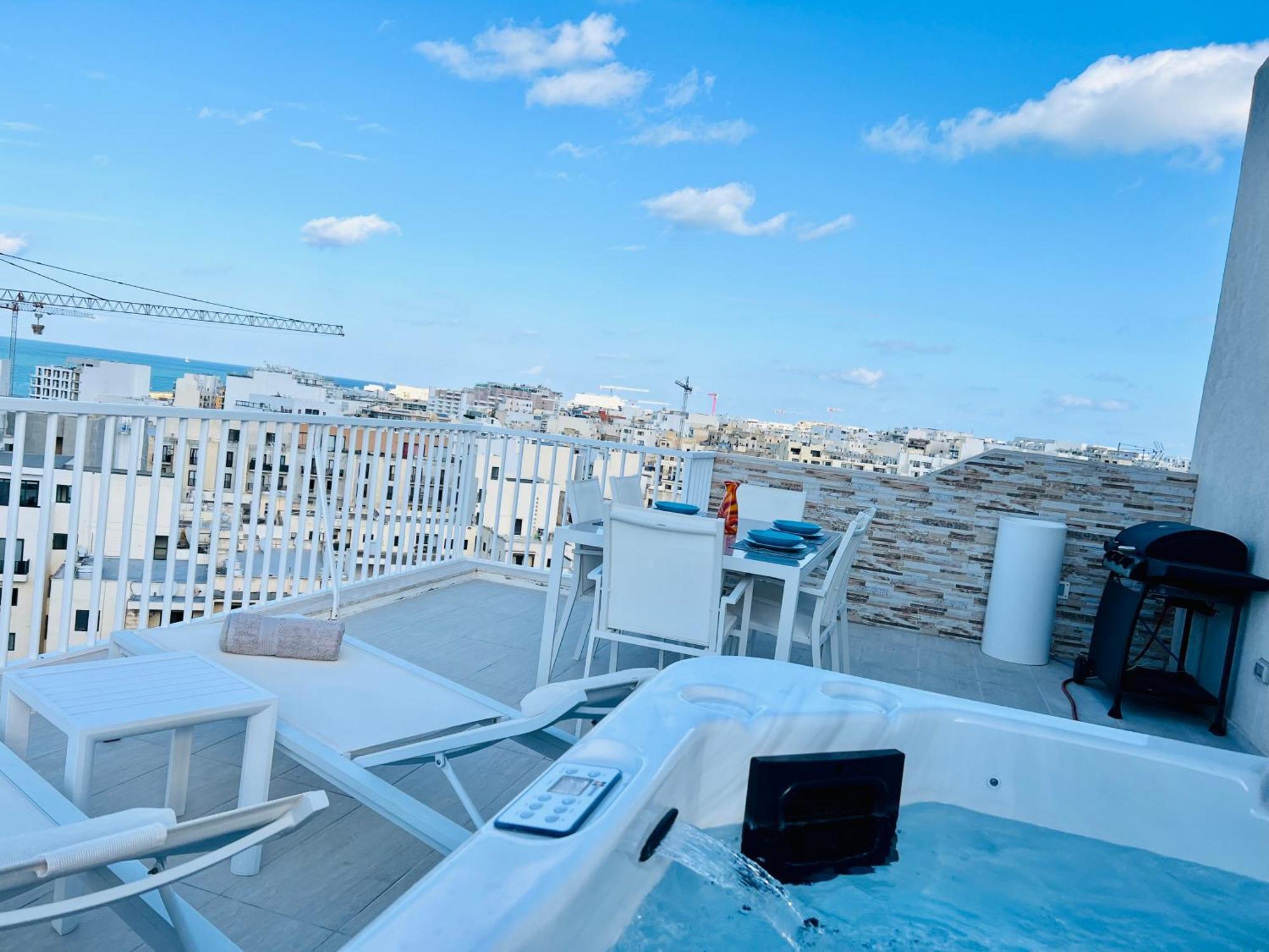 Poseidon Court Penthouse Superior *