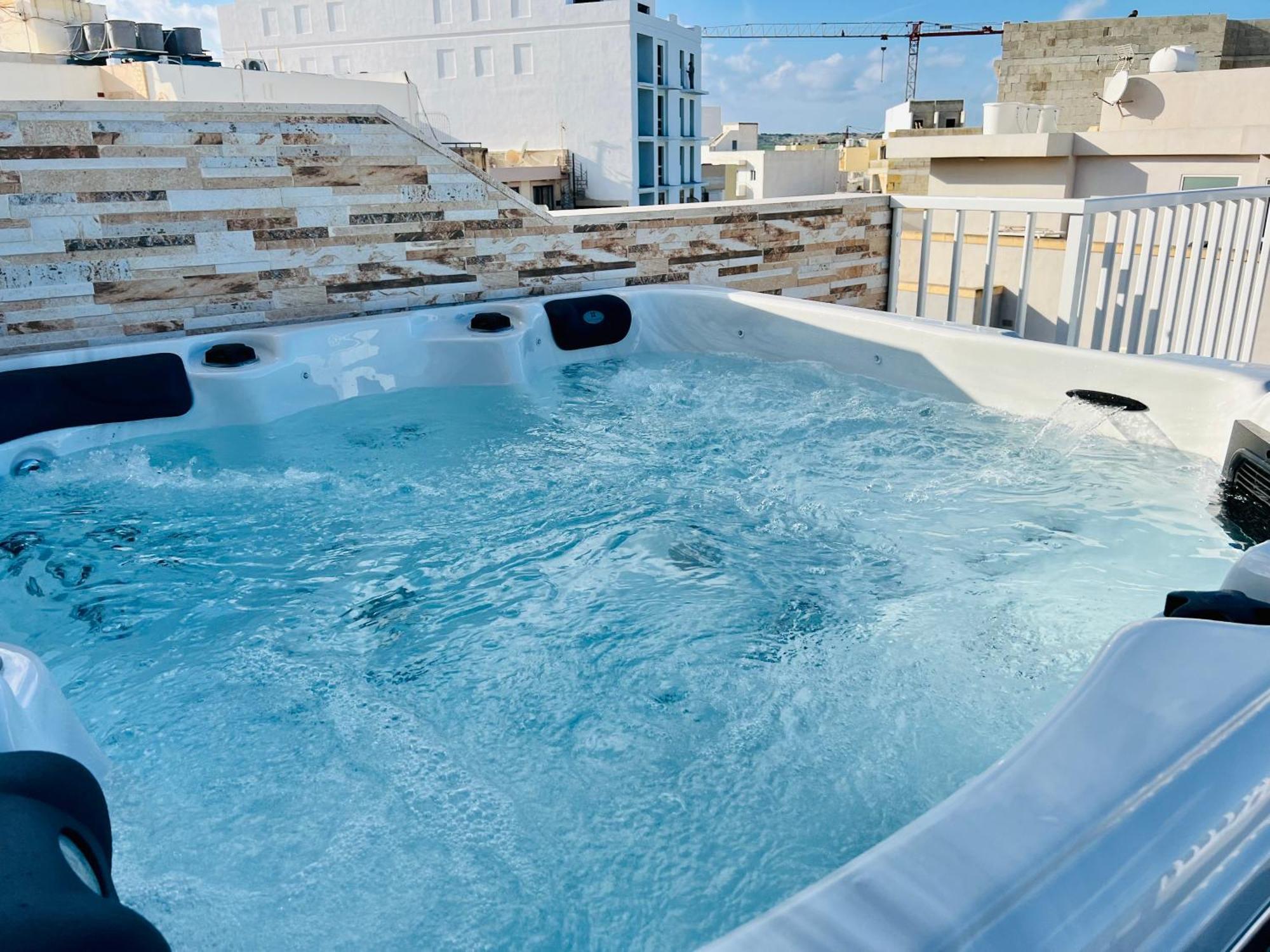 Poseidon Court Penthouse Superior St. Paul's Bay