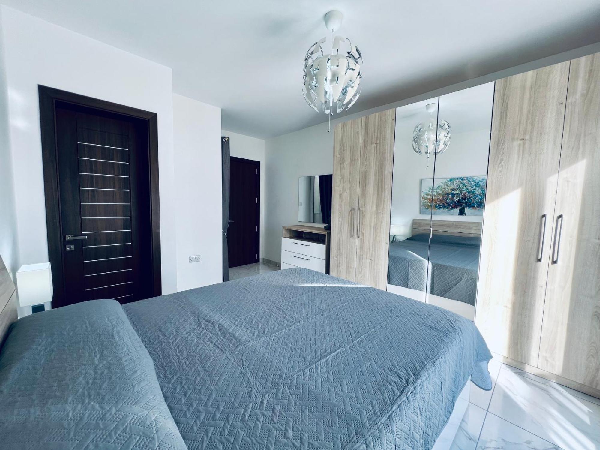 Poseidon Court Penthouse Superior * St. Paul's Bay
